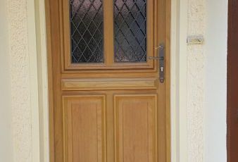 Porte d’entrée TRADITION en bois exotique