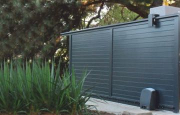 Portail coulissant en aluminium