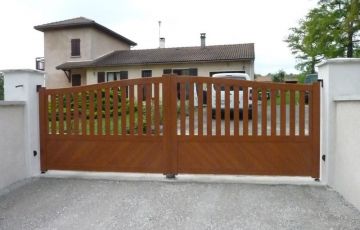 Portail PVC chêne doré