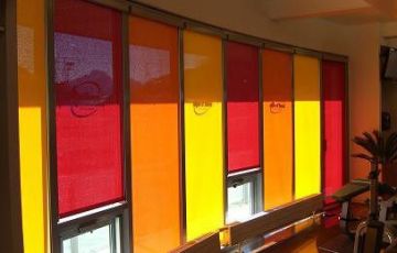 Le store intérieur SOLARBAIE est un véritable écran antisolaire et régulateur de lumière c’est la solution idéale pour habiller vos baies et fenêtres.