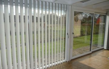 Stores à bandes verticales tissus Oradour sur Vayres