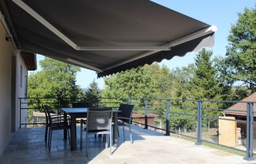 Garde-corps ALU vitré entre traverses -vitrage feuilleté transparent